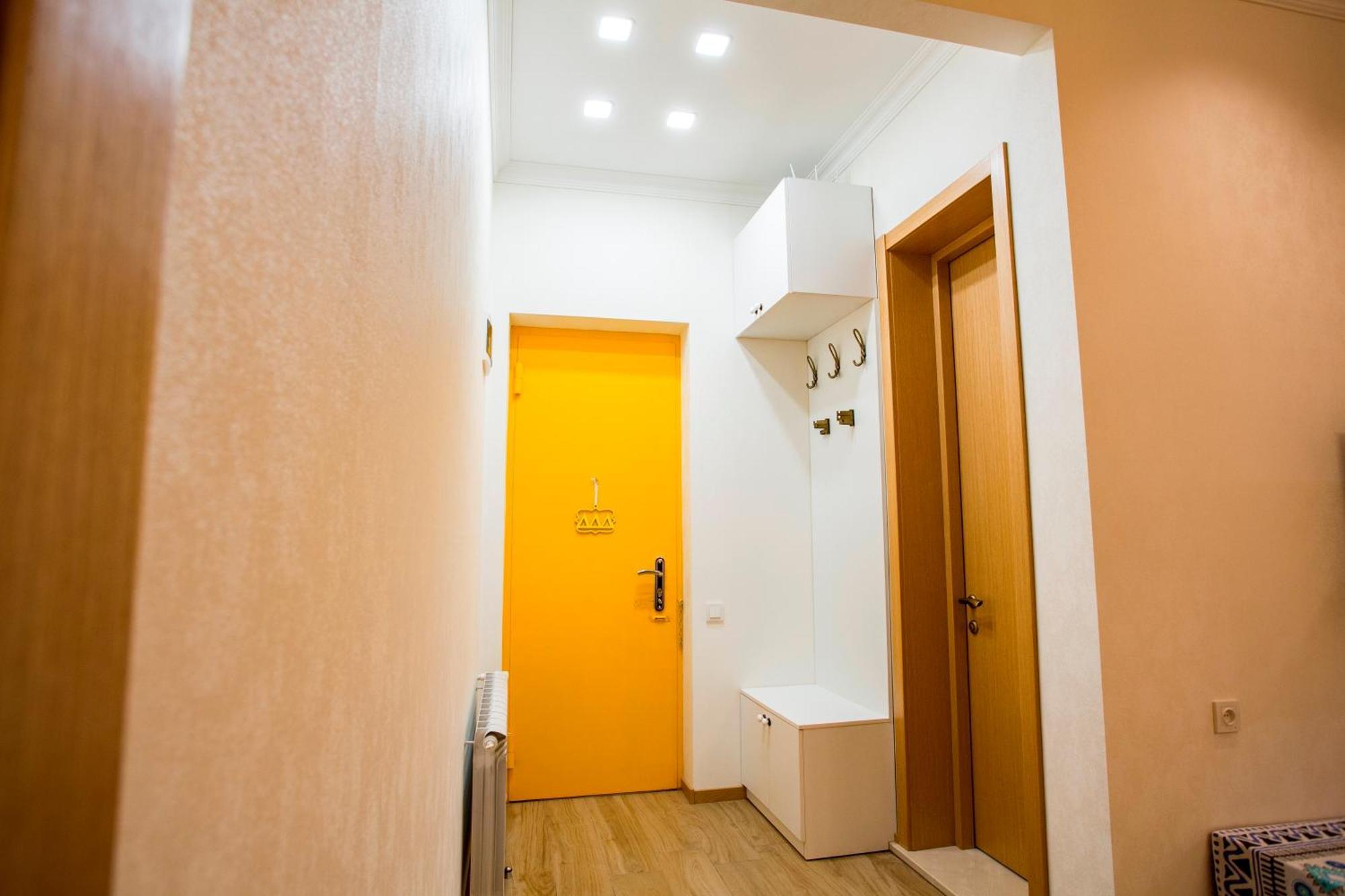 Yellow Apartment In Avlabari Тбилиси Экстерьер фото