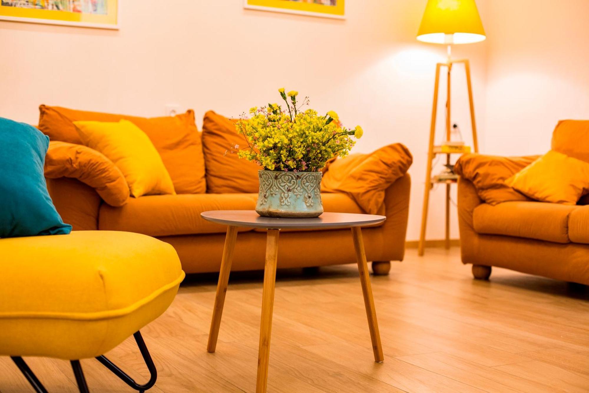 Yellow Apartment In Avlabari Тбилиси Экстерьер фото
