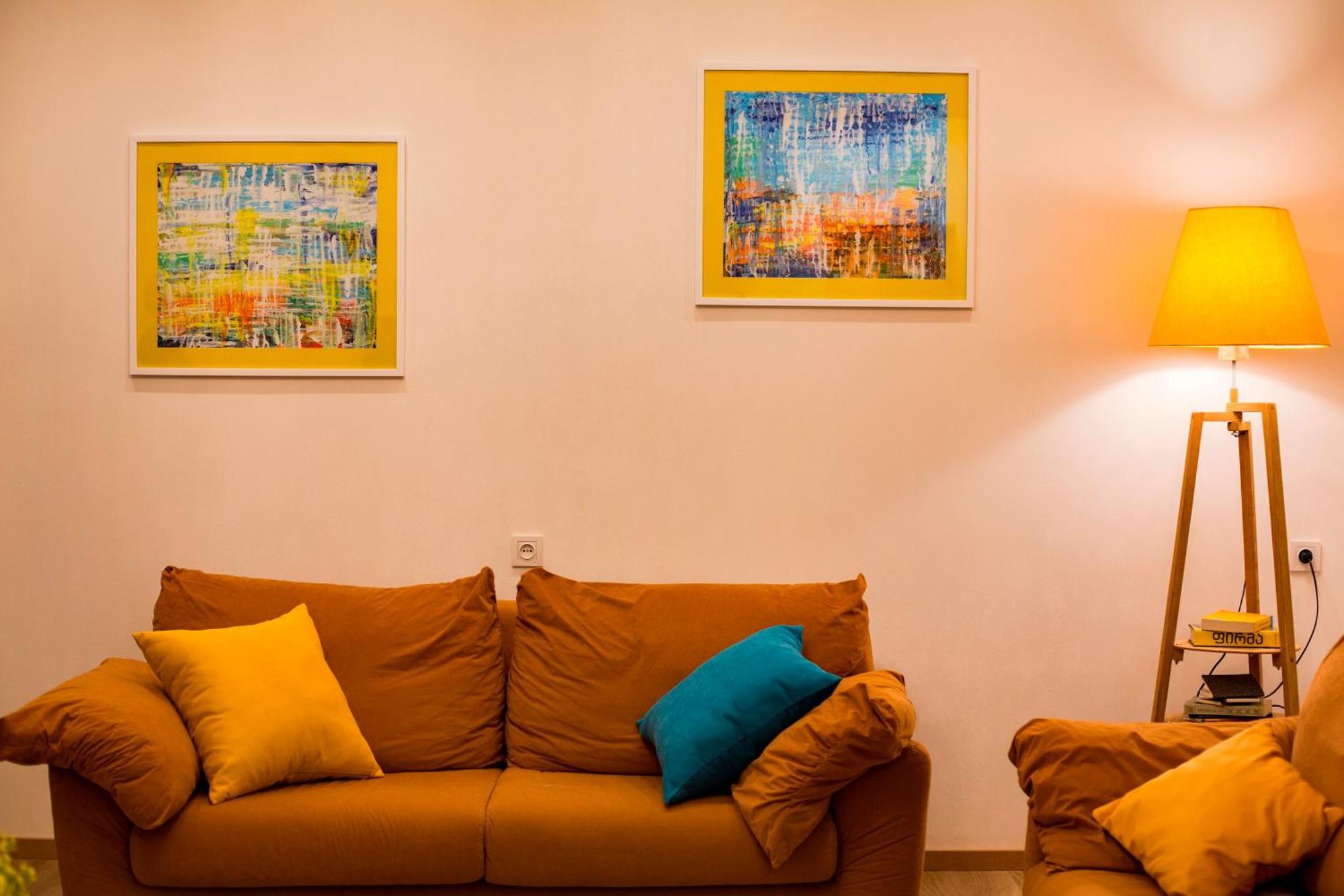 Yellow Apartment In Avlabari Тбилиси Экстерьер фото