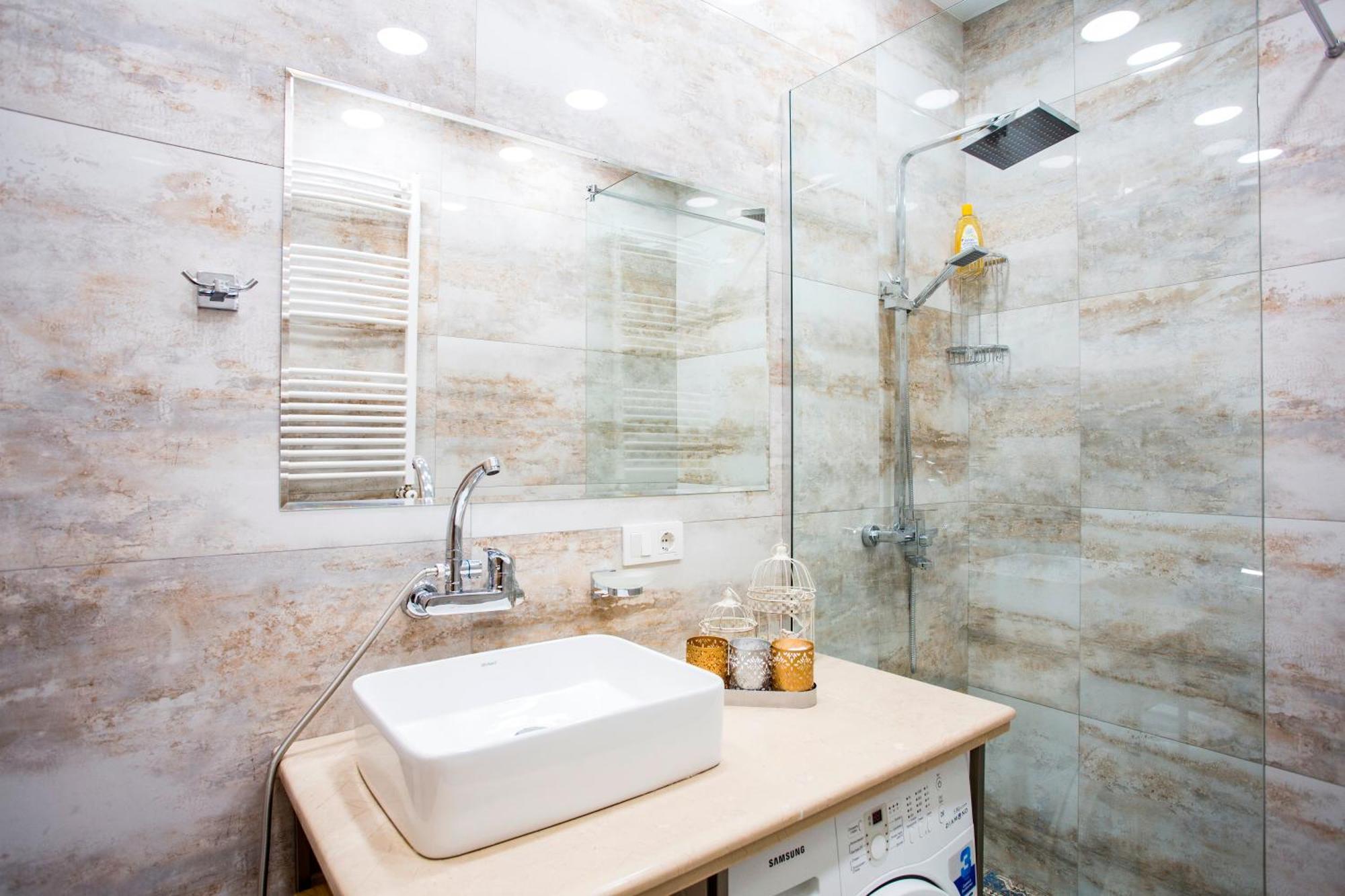 Yellow Apartment In Avlabari Тбилиси Экстерьер фото